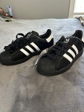 NWT Adidas calf hair sneakers Size7
